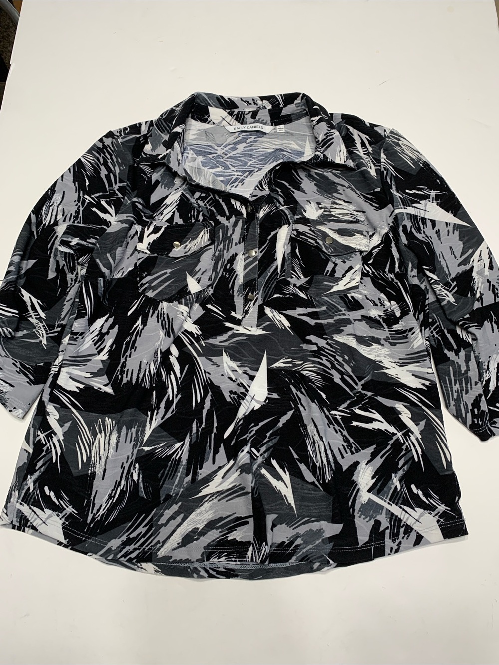 Abstract Brushstroke Button-Front Blouse - Black & Gray